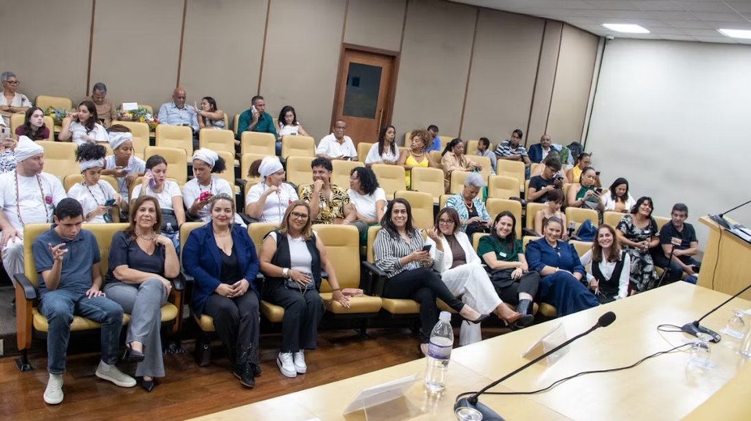 PRÊMIO ENTRE ELAS