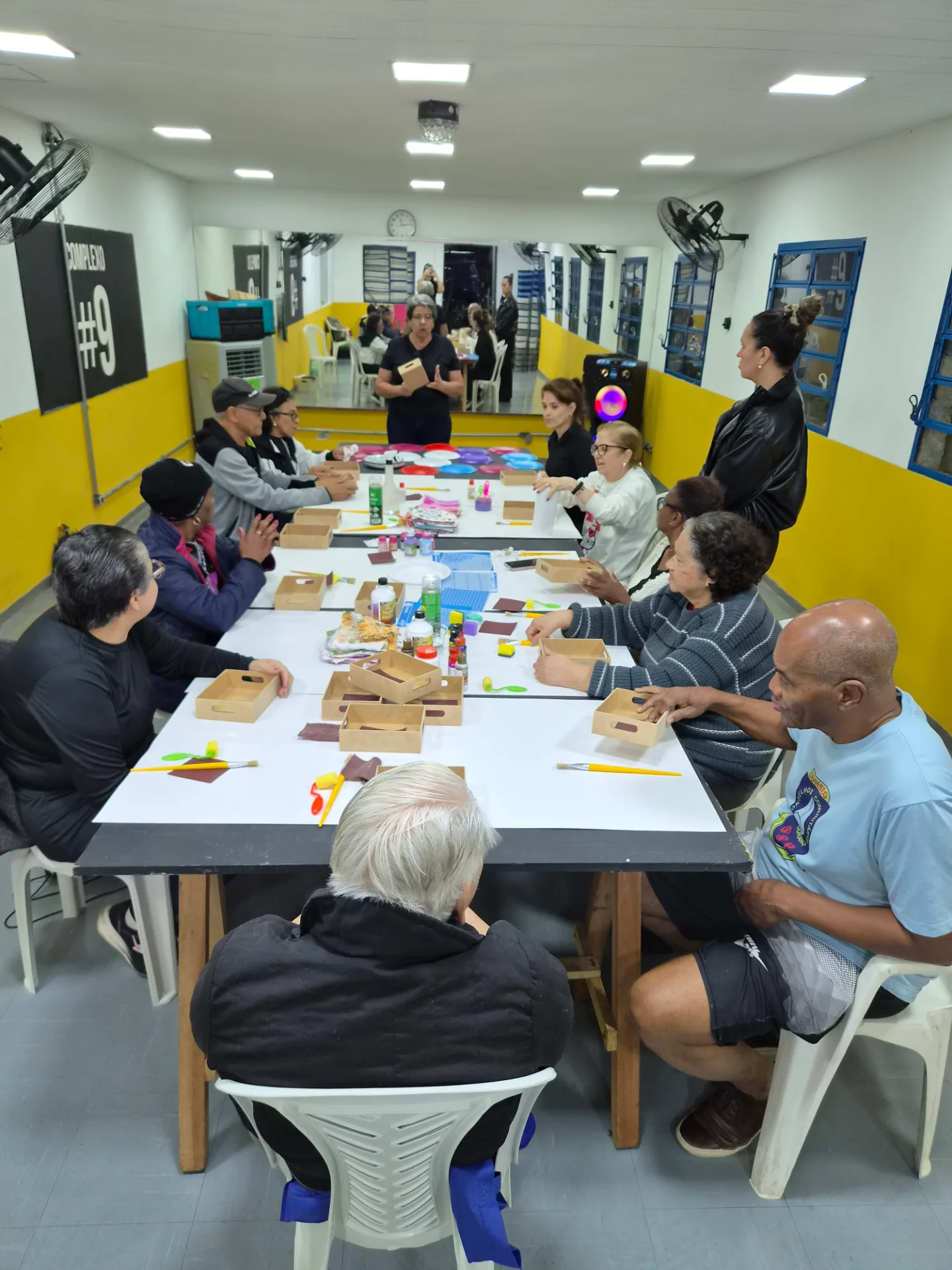 Imagem ilustrativa 3 da notícia: Mês de oficinas - 2º edição - Desenvolve + para pessoas idosas - Oficina de Decoupage